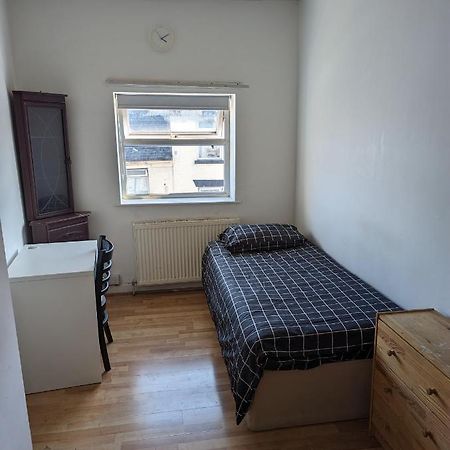 Oldham Town Centre Rm03 Apartment Екстериор снимка